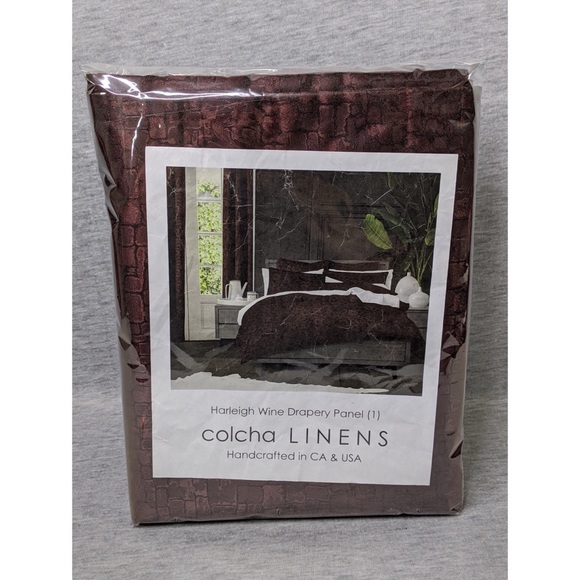 🎉 3/$20 Made in 🇨🇦 Harleigh Wine Drapery Panel- 1 panel only - Picture 1 of 4